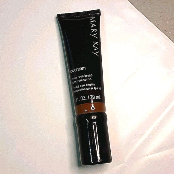 Mary Kay CC cream, very deep - Picture 1 of 2